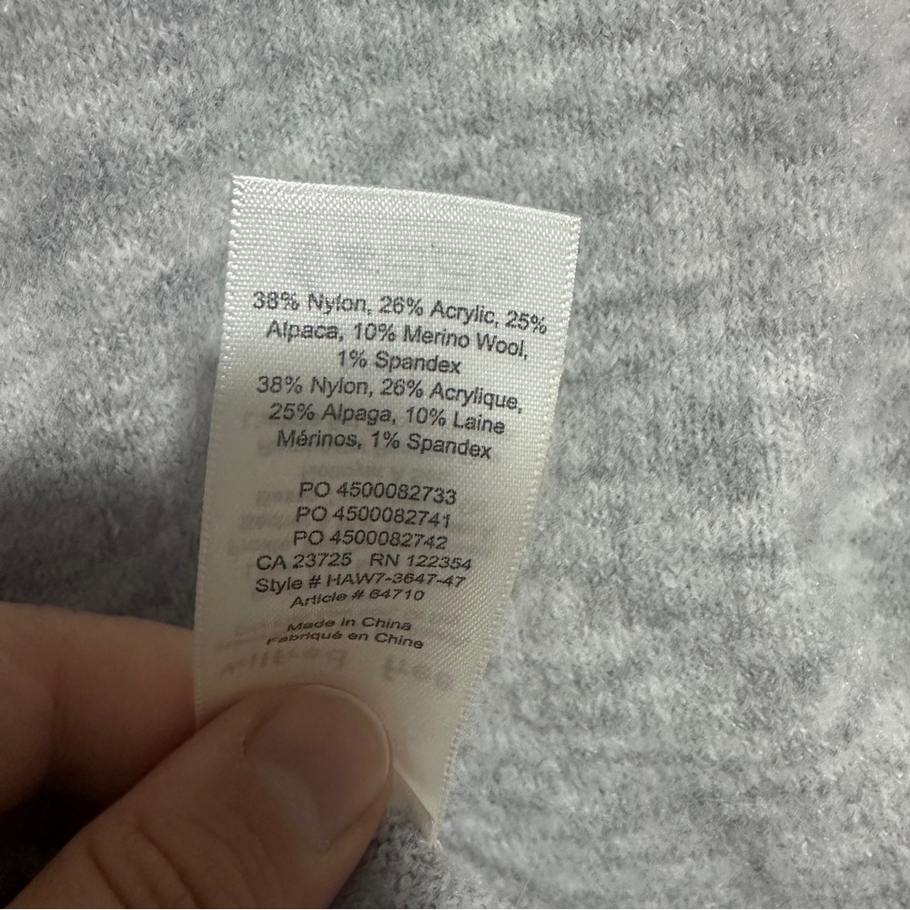 Wilfred Light Gray V-Neck Sweater size XL - Picture 9 of 11